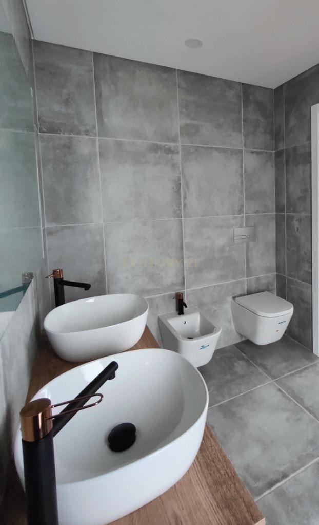 Apartamento T2 com terraço e varanda - Penthouse,, Cacilhas, Almada - Image 7